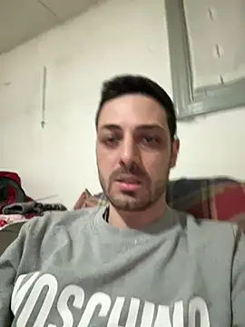 Snapshot of iltoscano95 chatting on April 4, 6:49 pm iltoscano95 online show from April 4, 6:49 pm