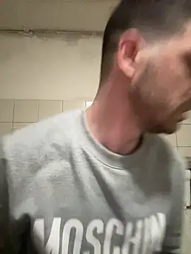 Snapshot of iltoscano95 chatting on April 16, 7:14 pm iltoscano95 online show from April 16, 7:14 pm