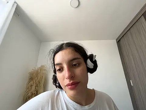 Snapshot of dakota_le chatting on June 20, 3:59 pm dakota le online show from June 20, 3:59 pm