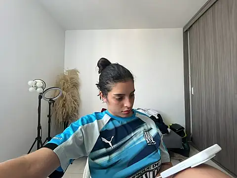Snapshot of dakota_le chatting on July 22, 1:58 pm dakota le online show from July 22, 1:58 pm