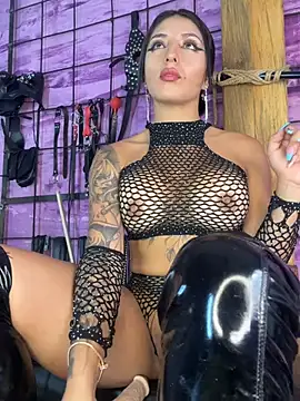 alexia aitanaa  online show from June 25, 2:55 am