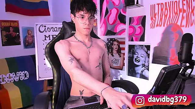 Snapshot of cinnamon_boyxxx chatting on March 9, 7:12 am cinnamon boyxxx online show from March 9, 7:12 am