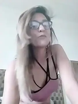 karmicQueen669 online show from April 1, 4:46 am