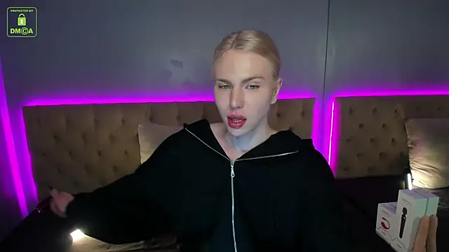 DanielPaige  online show from January 8, 2:14 pm