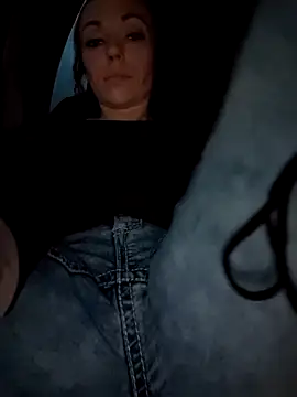 Snapshot of Genevieve143 chatting on January 9, 11:56 pm Genevieve143 online show from January 9, 11:56 pm