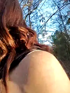 Snapshot of Genevieve143 chatting on February 2, 11:00 pm Genevieve143 online show from February 2, 11:00 pm