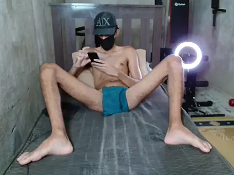 skinnyboy1000 online show from November 12, 5:02 pm