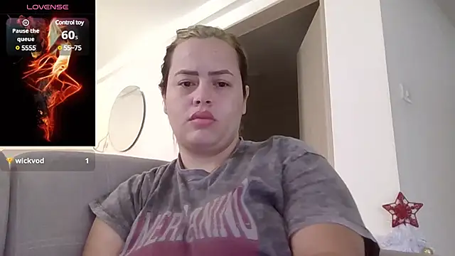 Snapshot of saramartinez1000 chatting on December 9, 3:44 pm saramartinez1000 online show from December 9, 3:44 pm