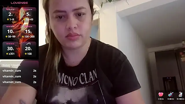 Snapshot of saramartinez1000 chatting on February 19, 5:49 pm saramartinez1000 online show from February 19, 5:49 pm