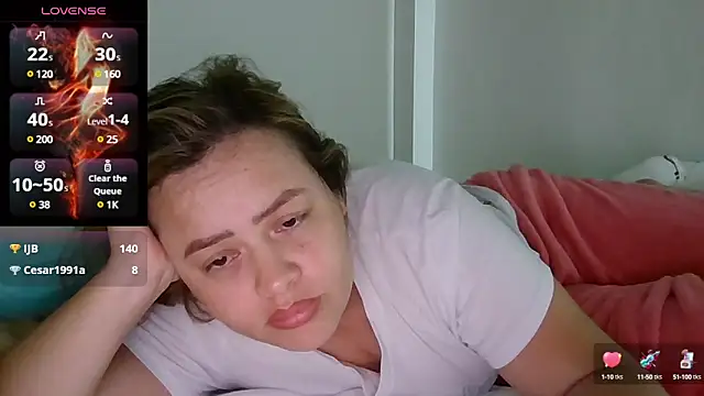 Snapshot of saramartinez1000 chatting on March 6, 5:24 am saramartinez1000 online show from March 6, 5:24 am