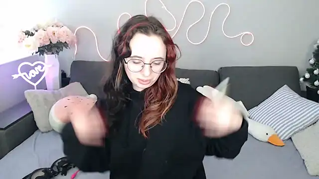 Mini Diva online show from February 24, 9:07 am