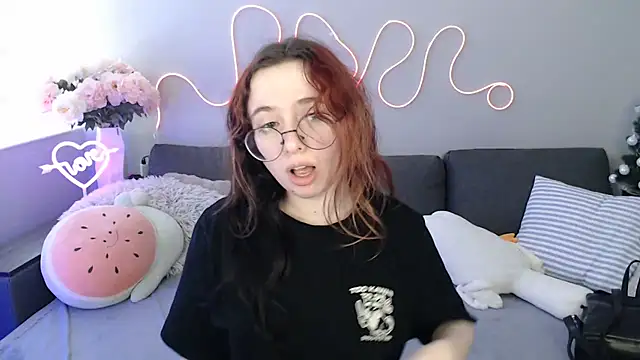 Mini Diva online show from March 2, 9:05 am