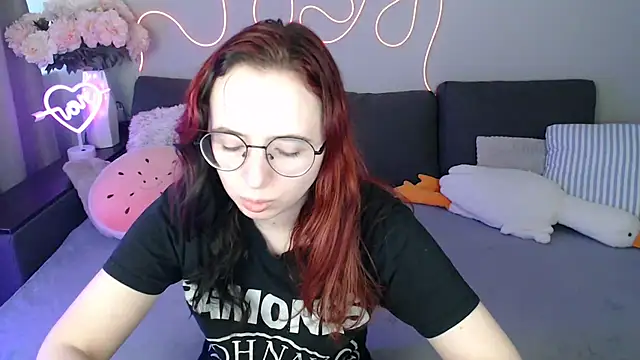 Mini Diva online show from July 28, 8:54 am