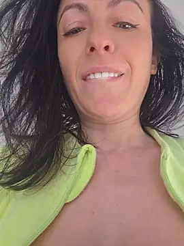 lovewildguy1 online show from April 28, 5:45 am