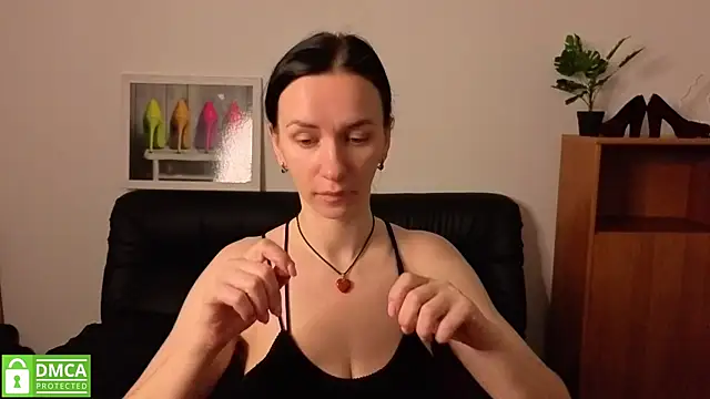 Snapshot of annakillianox chatting on May 8, 5:24 am annakillianox online show from May 8, 5:24 am