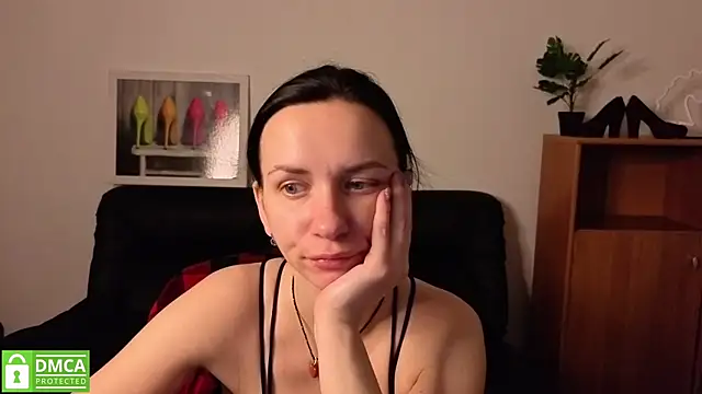 Snapshot of annakillianox chatting on May 19, 5:25 am annakillianox online show from May 19, 5:25 am