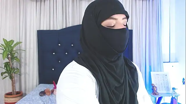 Uzra hayed online show from February 4, 10:34 pm