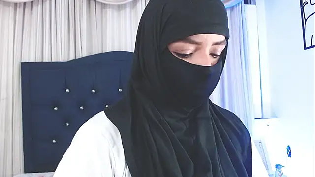 Uzra hayed online show from February 11, 10:50 pm