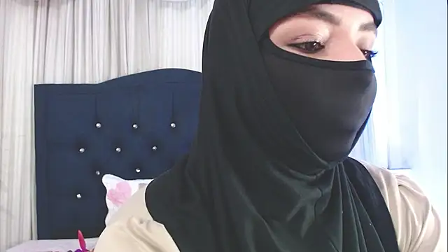 Uzra hayed online show from February 19, 7:38 pm