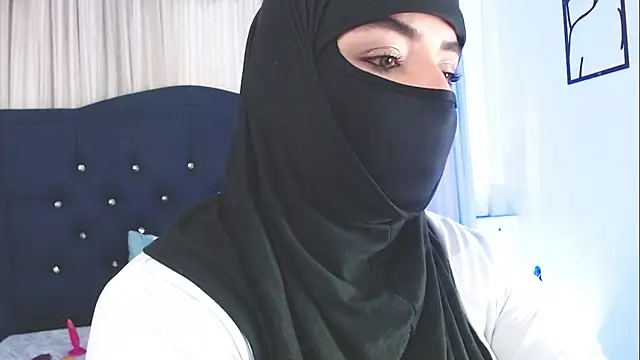 Uzra hayed online show from March 4, 7:22 pm