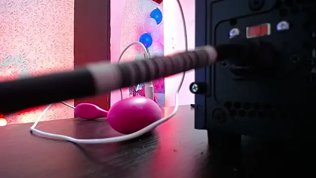 Snapshot of luly_pink chatting on October 3, 3:47 am luly pink online show from October 3, 3:47 am