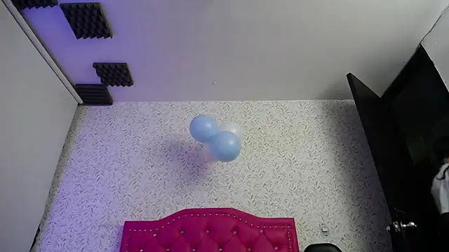 Snapshot of luly_pink chatting on October 11, 4:12 am luly pink online show from October 11, 4:12 am