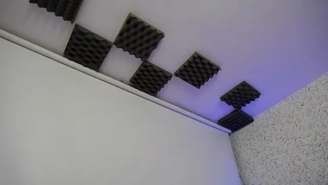 Snapshot of luly_pink chatting on November 25, 4:01 am luly pink online show from November 25, 4:01 am