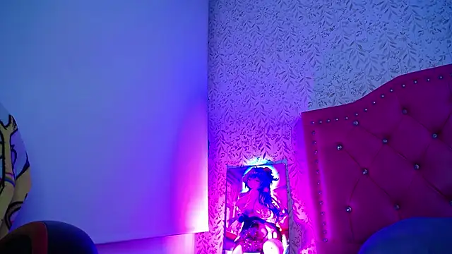 Snapshot of luly_pink chatting on November 26, 4:35 am luly pink online show from November 26, 4:35 am