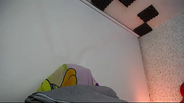 luly pink online show from May 20, 4:07 am
