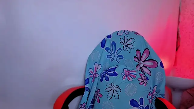 luly pink online show from July 3, 4:08 am
