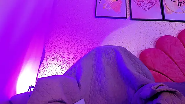 luly pink online show from July 4, 3:35 am