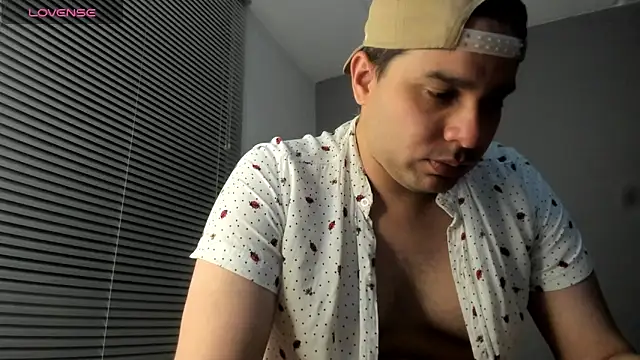 Latin boy surprisee online show from May 3, 12:38 am