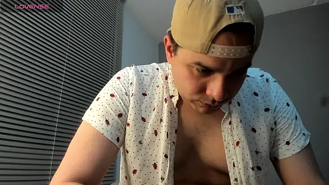 Latin boy surprisee online show from May 5, 12:51 am