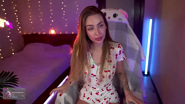 Snapshot of Kamila_icee chatting on January 6, 8:45 pm Kamila icee online show from January 6, 8:45 pm
