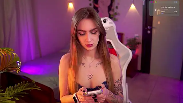 Snapshot of Kamila_icee chatting on March 1, 9:06 pm Kamila icee online show from March 1, 9:06 pm