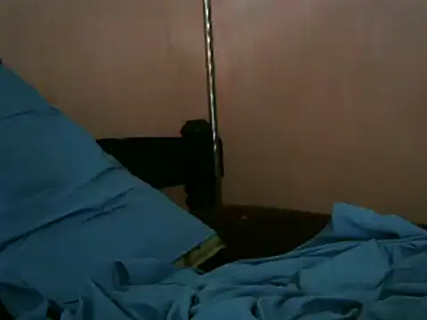 Snapshot of Bigras0011 chatting on March 14, 3:37 am Bigras0011 online show from March 14, 3:37 am