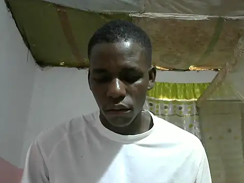 Snapshot of Bigras0011 chatting on September 20, 4:24 am Bigras0011 online show from September 20, 4:24 am