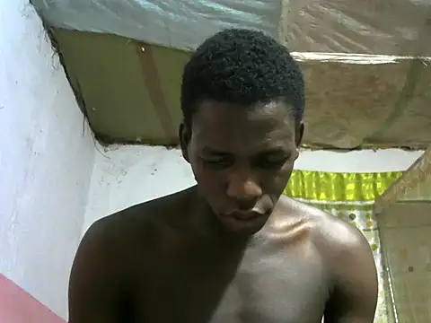 Snapshot of Bigras0011 chatting on November 11, 3:50 am Bigras0011 online show from November 11, 3:50 am