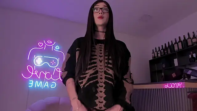 Bonnie Luxury online show from October 23, 5:18 am