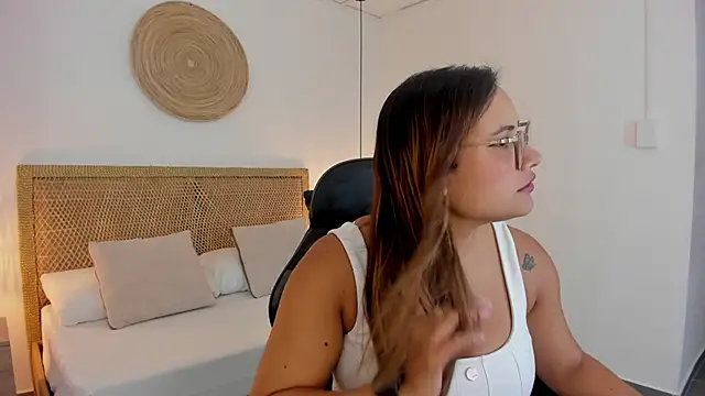 zoe danae  online show from July 21, 12:40 pm