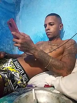 Snapshot of tattuadomorenoo99 chatting on December 20, 10:50 pm tattuadomorenoo99 online show from December 20, 10:50 pm