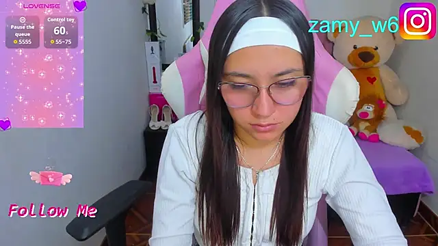 Snapshot of karla_cute01 chatting on June 12, 5:06 am karla cute01 online show from June 12, 5:06 am