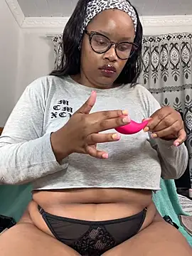 MimiCurves online show from June 5, 7:03 am