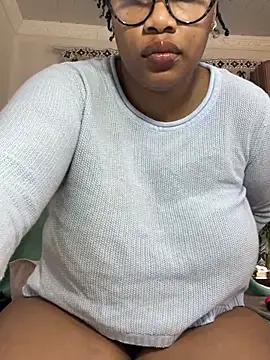 MimiCurves online show from July 8, 9:25 am