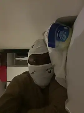 jaytee198610 online show from June 25, 3:06 am