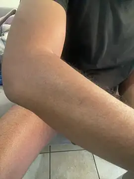 jaytee198610 online show from July 19, 5:44 am