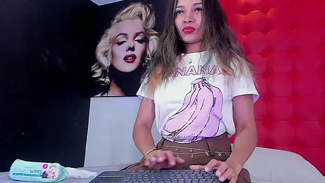 Snapshot of Daliana_Beck chatting on June 2, 12:29 pm Daliana Beck online show from June 2, 12:29 pm