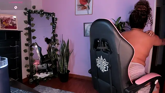 Kenia tompson01 online show from December 15, 1:32 am