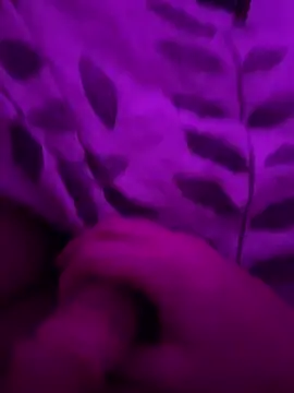 Snapshot of Deralboaus01 chatting on December 26, 11:13 pm Deralboaus01 online show from December 26, 11:13 pm