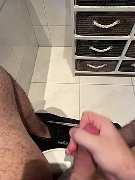 Snapshot of Deralboaus01 chatting on February 8, 10:39 am Deralboaus01 online show from February 8, 10:39 am